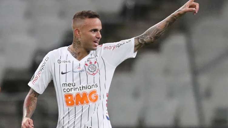 Brazilian fans attack Corinthians midfielder Luan