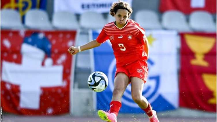 Swiss teen Beney out of World Cup with ACL tear