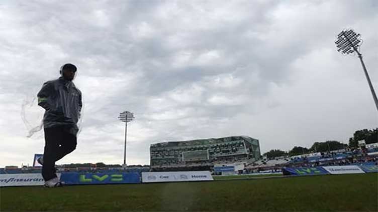 Rain delays start of day three of third Ashes test