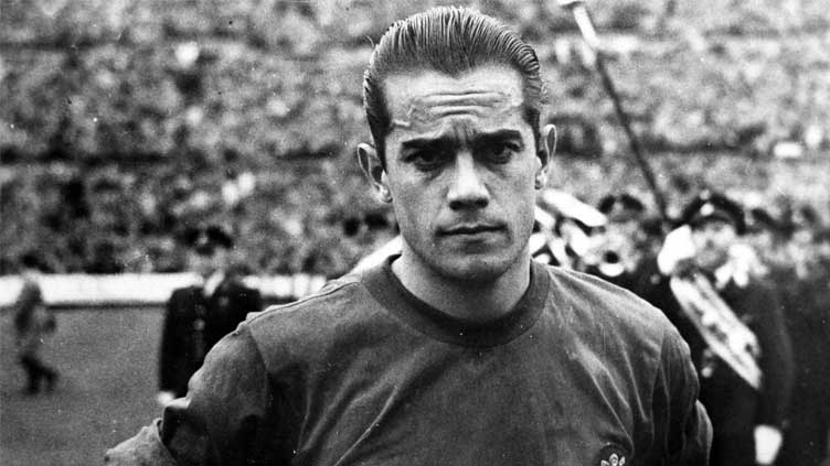 Former Barcelona and Inter midfielder Luis Suarez dies aged 88