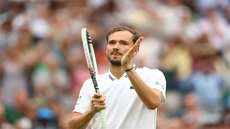 Medvedev into first Wimbledon quarter-final after Lehecka quits