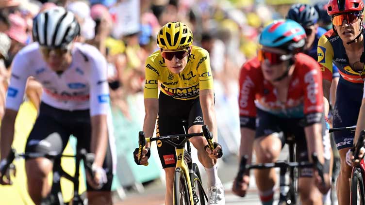 Izagirre dominates stage as Vingegaard keeps Tour de France lead