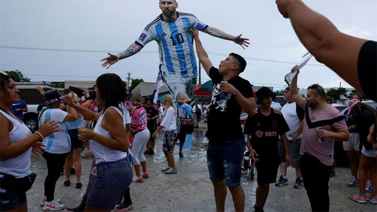 Messi ready to greet Miami fans after rain on his parade