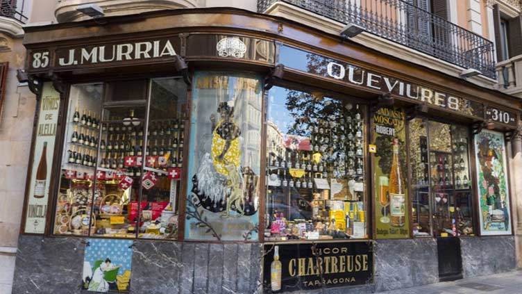 Spanish grocery store to charge tourists who come in just to look