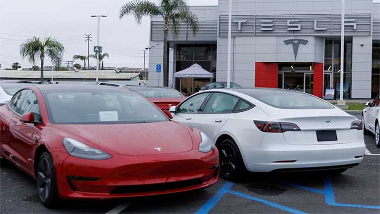 US opens special probe into fatal Tesla crash