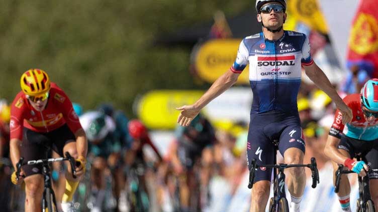 Asgreen escapes to stage victory as Vingegaard retains Tour lead