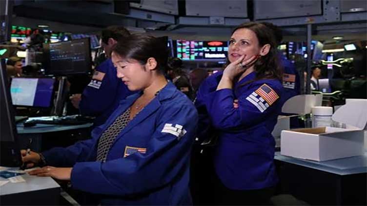 Wall St rises as megacaps rebound, Dow set for tenth day of gains