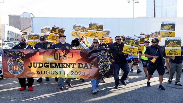 United Parcel Service, Teamsters union to resume labour talks on Tuesday