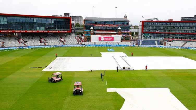 Australia digest 'hollow' Ashes retention in Manchester rain