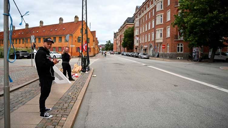 Two protesters burn Quran in front of Iraqi embassy in Denmark