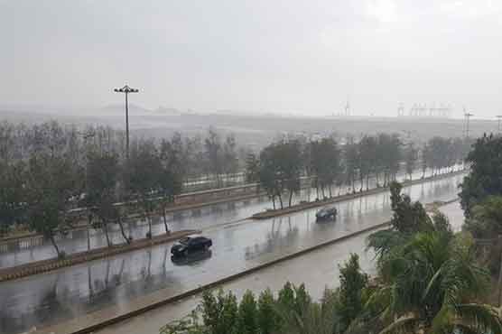 کراچی میں بارش کا سلسلہ رات تک جاری رہنے کی پیش گوئی
