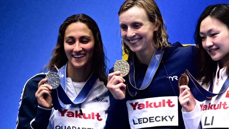 Ledecky shines as Popovici flops at swimming world championships