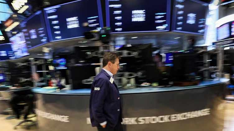 Wall Street closes down, Dow snaps longest winning streak since 1987