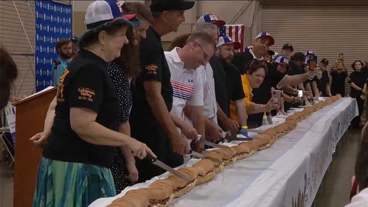 Enormous Lebanon bologna sandwich unveiled at Pennsylvania community fair