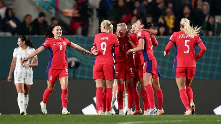 Revived Norway reach Women's World Cup knockout stage