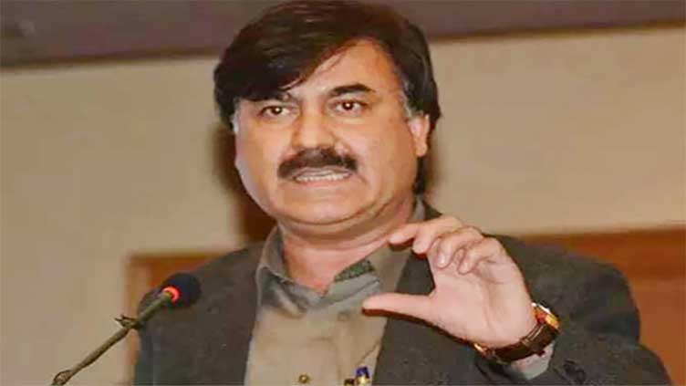 PTI's Shaukat Yousafzai reaches Jeddah to perform Umrah