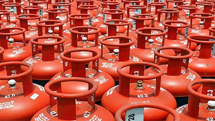 Another setback for consumers as LPG price goes up by Rs23 per kg