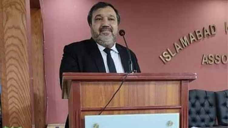 Atta Tarrar lays blame for SC lawyer's murder in Quetta at PTI door