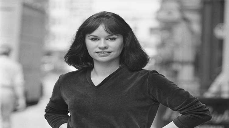 Astrud Gilberto, singer of 'The Girl from Ipanema,' dead at 83