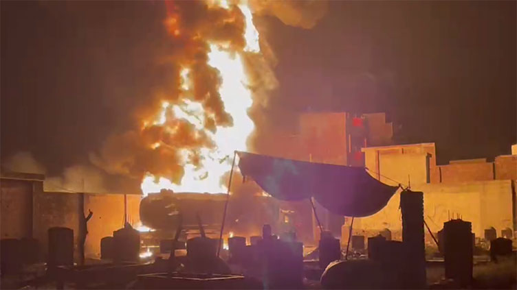 Five injured as three oil tankers catch fire in Gujranwala