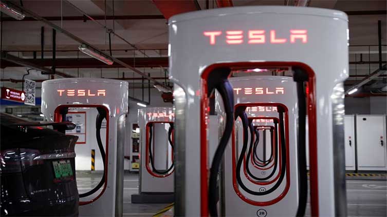 White House welcomes Tesla to take advantage of federal dollars for chargers