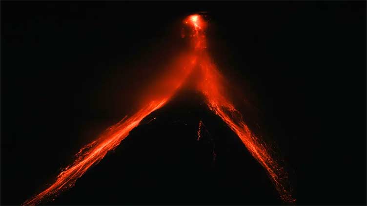 Lava pours from crater of Philippines' Mayon Volcano, thousands warned to be ready to flee