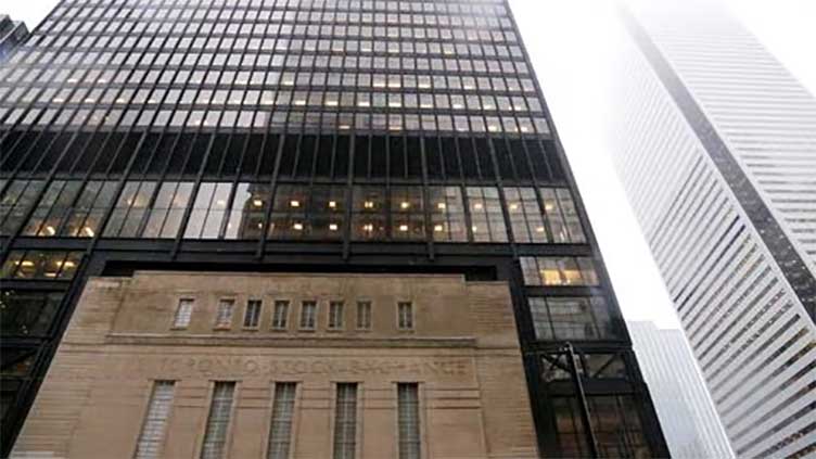 TSX hits one-week high on Fed pause hopes; energy, materials rise