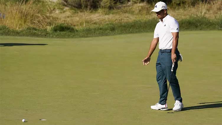 Xander Schauffele slips back with 73 on a difficult day at US Open