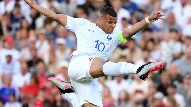 You Know Where Mbappe Wants To Go: Guardiola - Sports - Dunya News