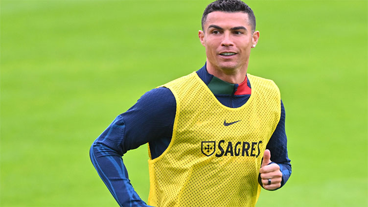 Ronaldo will 'never give up' playing for Portugal