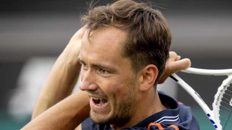 Medvedev through to last eight at Halle Open