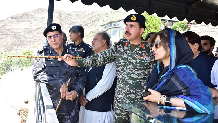 Khar visits Torkham border, gets briefing