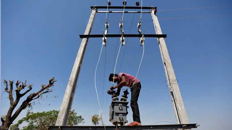 India to cut power tariffs during the day, raise them for peak night hours