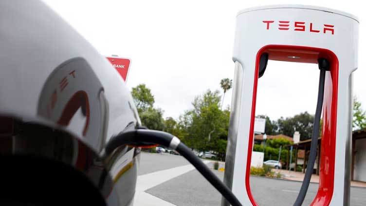 Washington state plans to mandate Tesla's charging plug