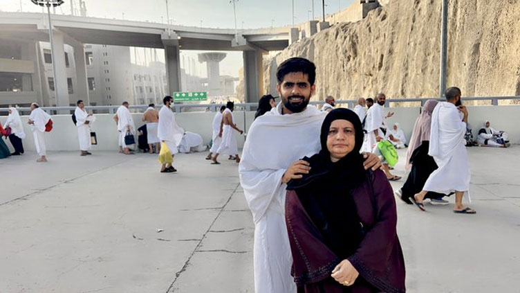 Babar shares adorable photo with mother after performing Hajj 