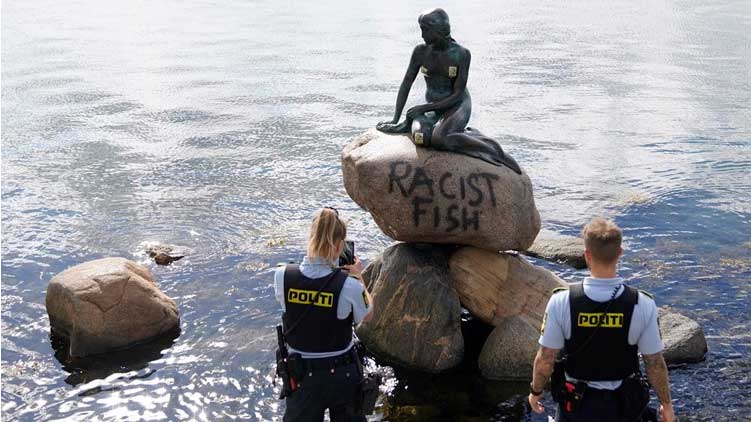 Denmark: Statue of Little Mermaid vandalized again