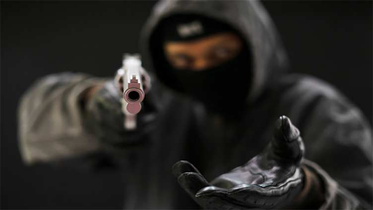 Robber shot dead in 'encounter' in Pattoki 