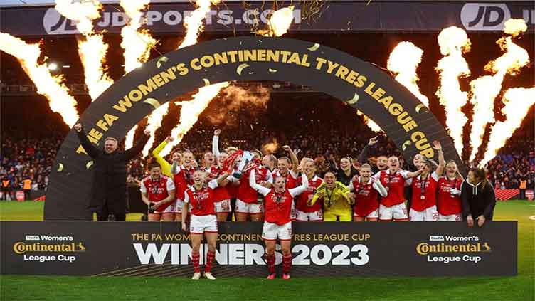 Arsenal beat Chelsea to lift Women's League Cup