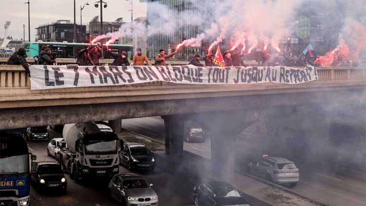 Pension reforms set to move French on streets 