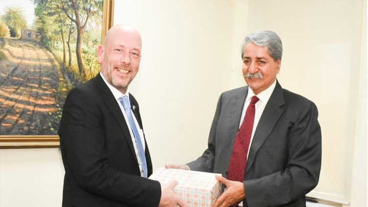 Pakistan, UK agree to enhance bilateral trade ties