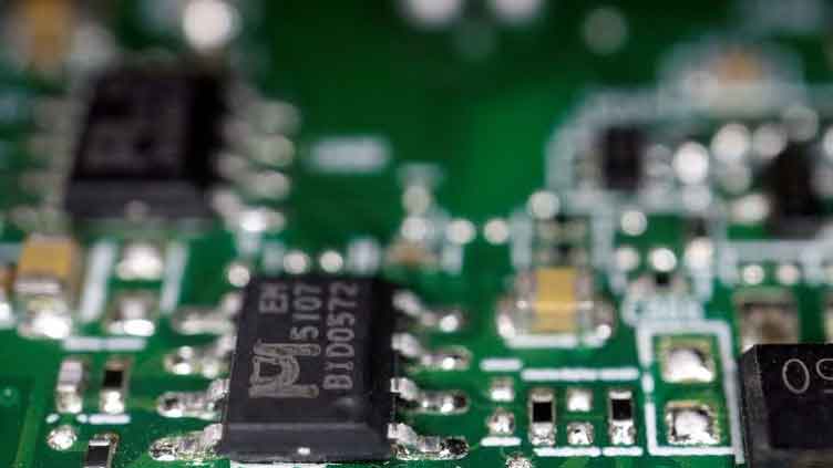 Dutch to restrict semiconductor tech exports to China, joining US effort