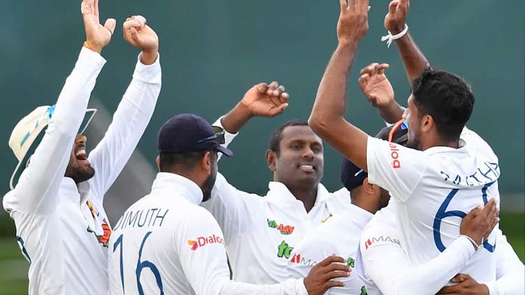 Sri Lanka rip through top order to leave New Zealand in trouble