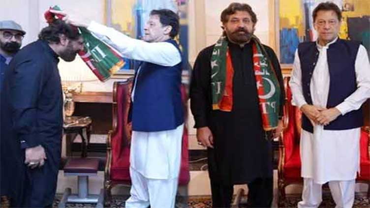 PML-N's Sheikh Waqas Akram joins PTI - Pakistan - Dunya News