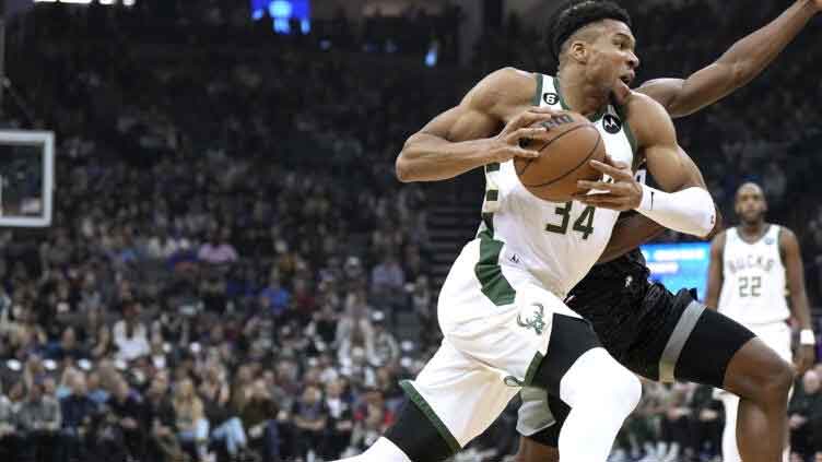 Antetokounmpo return sparks Bucks over Kings, Celtics upset