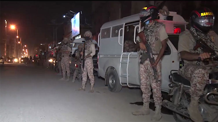 Rangers, police apprehend three dacoits in Karachi operation