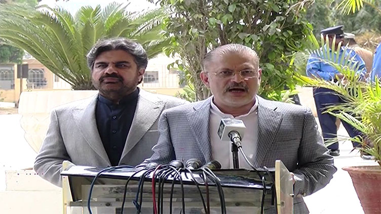 Memon alleges Imran of pushing country towards anarchy