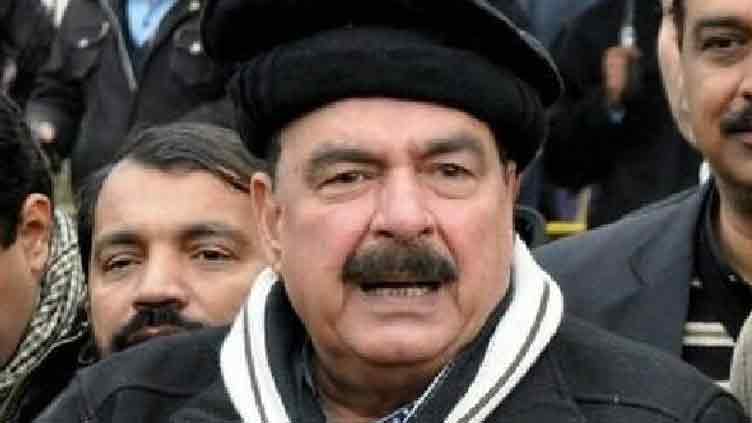 Sheikh Rashid slams govt for sleeping on the job amid economic slump