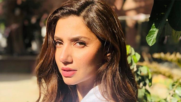 Mahira Khan applauds Lahore Qalandars for bagging PSL title