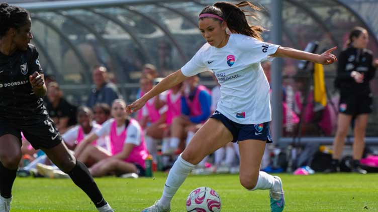 Wave's Barcenas becomes youngest-ever contracted NWSL player at 15