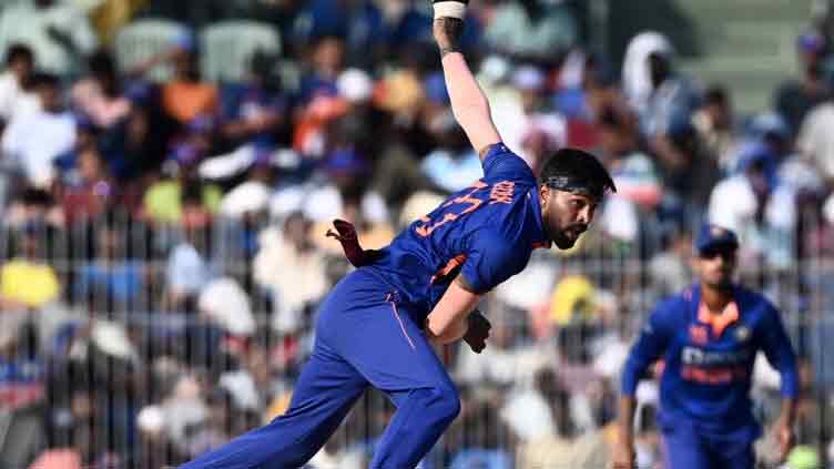 India's Pandya, Kuldeep hold Australia to 269 in ODI decider